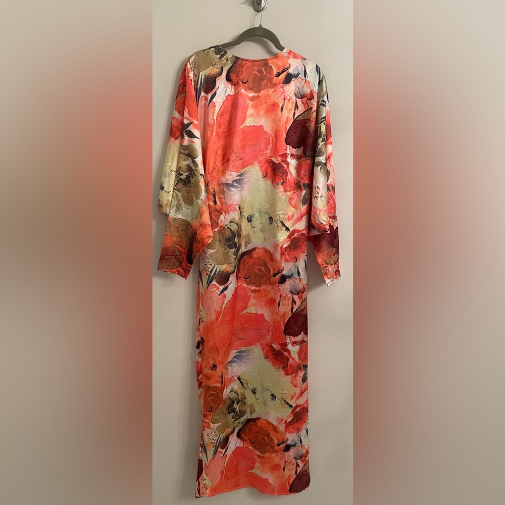 PrettyLittleThing Maxi Dress. Vibrant Orange Colors. Size 8